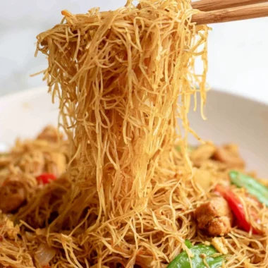 Bowl of Singapore Curry Noodles ready in 30 minutes