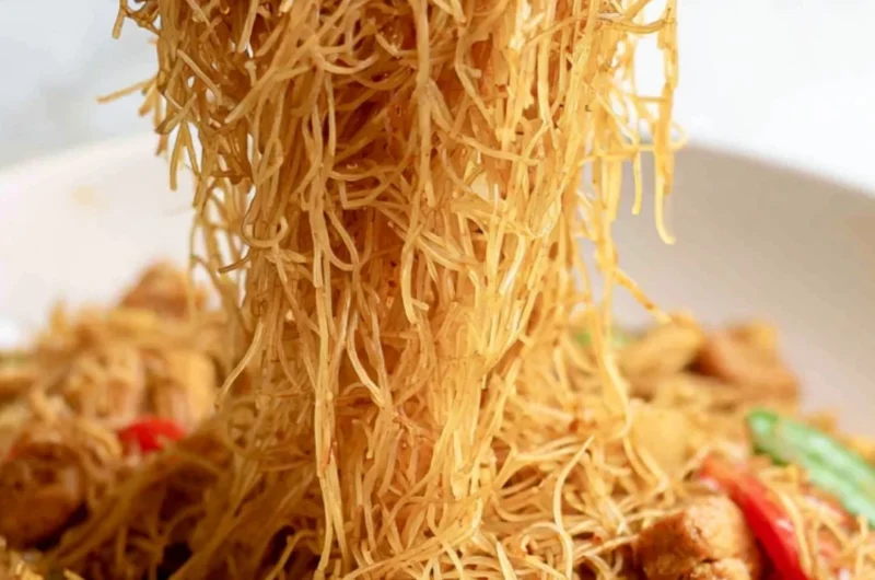 Bowl of Singapore Curry Noodles ready in 30 minutes